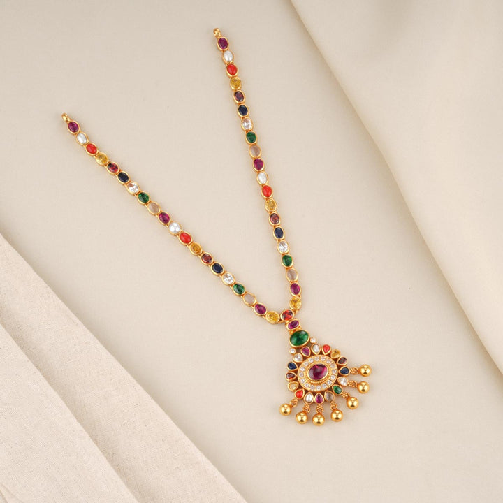 This 92.5 Silver, 24 kt gold-plated stylish Necklace