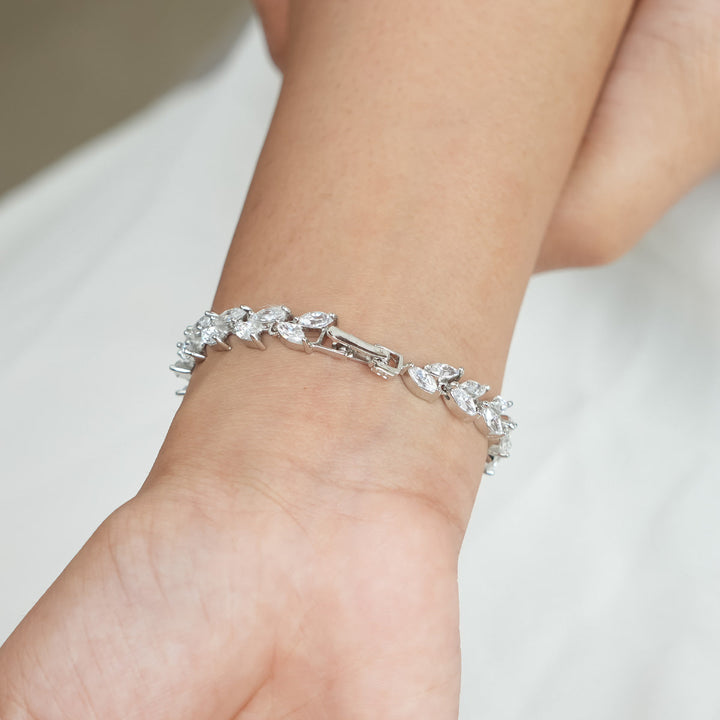 Pure 92.5 Silver Leafy Shine Bracelet | SHOBITAM
