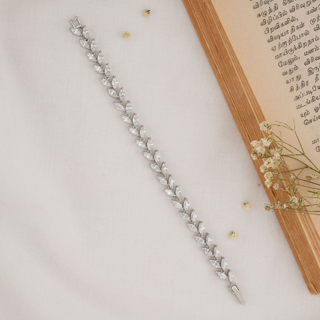 Pure 92.5 Silver Leafy Shine Bracelet | SHOBITAM