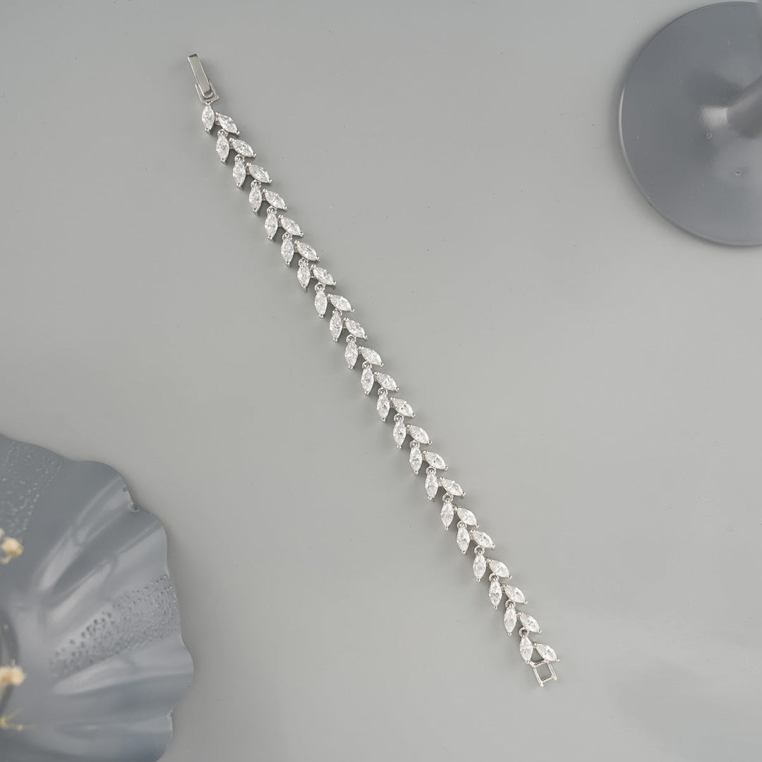 Pure 92.5 Silver Leafy Shine Bracelet | SHOBITAM