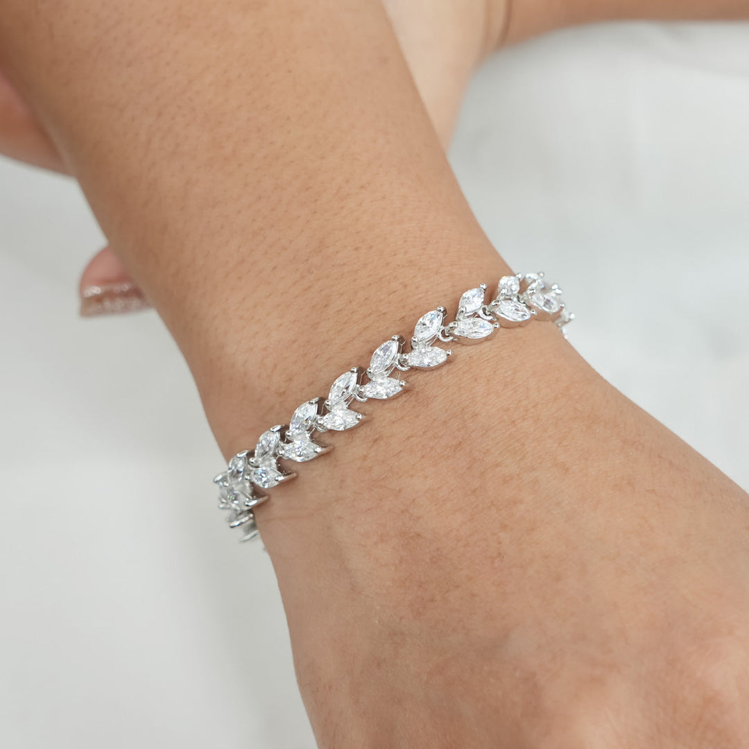 Pure 92.5 Silver Leafy Shine Bracelet | SHOBITAM