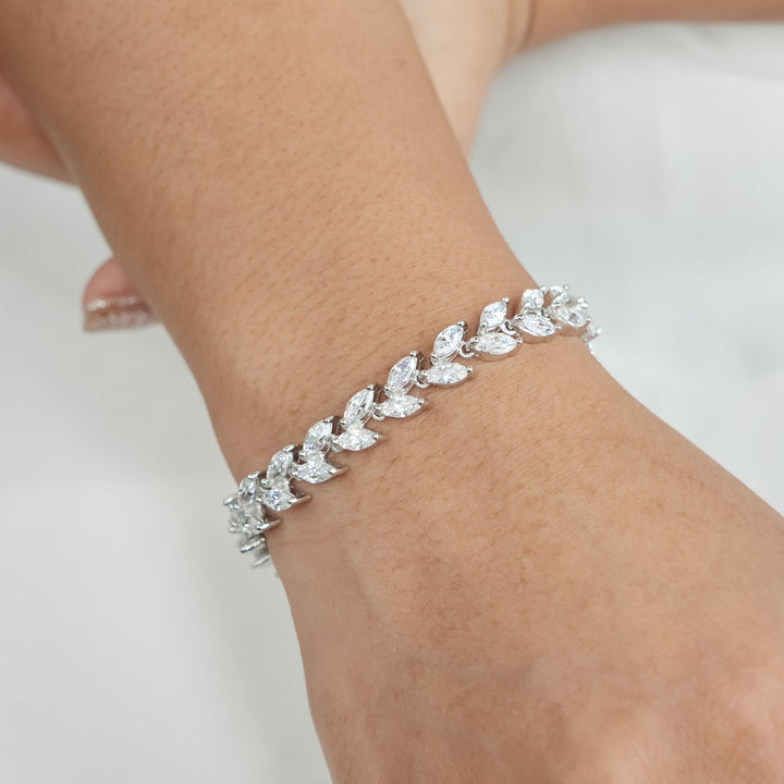 Pure 92.5 Silver Leafy Shine Bracelet | SHOBITAM
