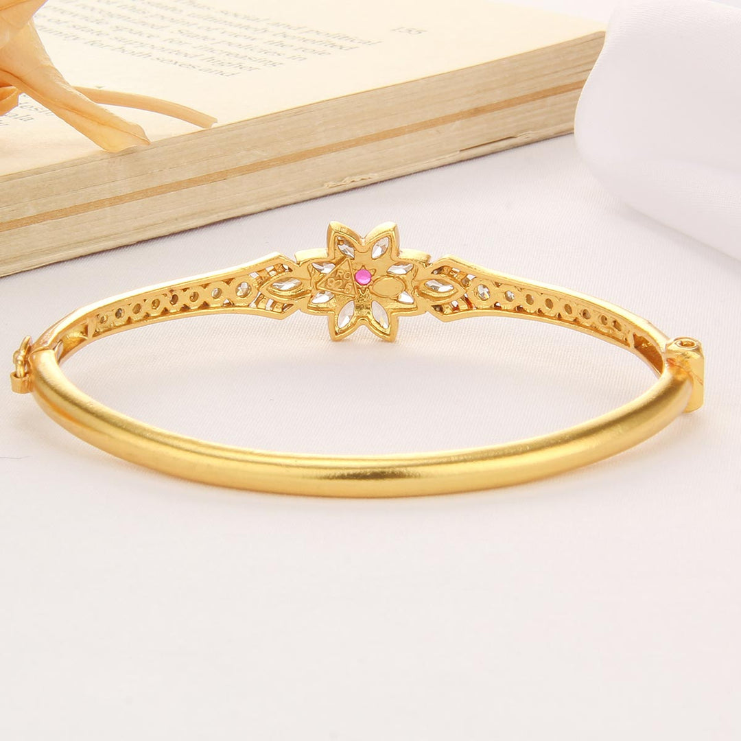 Pure 92.5 Silver, 24kt Gold Plated Star Floral Stone Bracelet | SHOBITAM