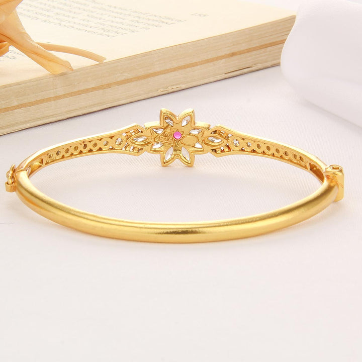 Pure 92.5 Silver, 24kt Gold Plated Star Floral Stone Bracelet | SHOBITAM