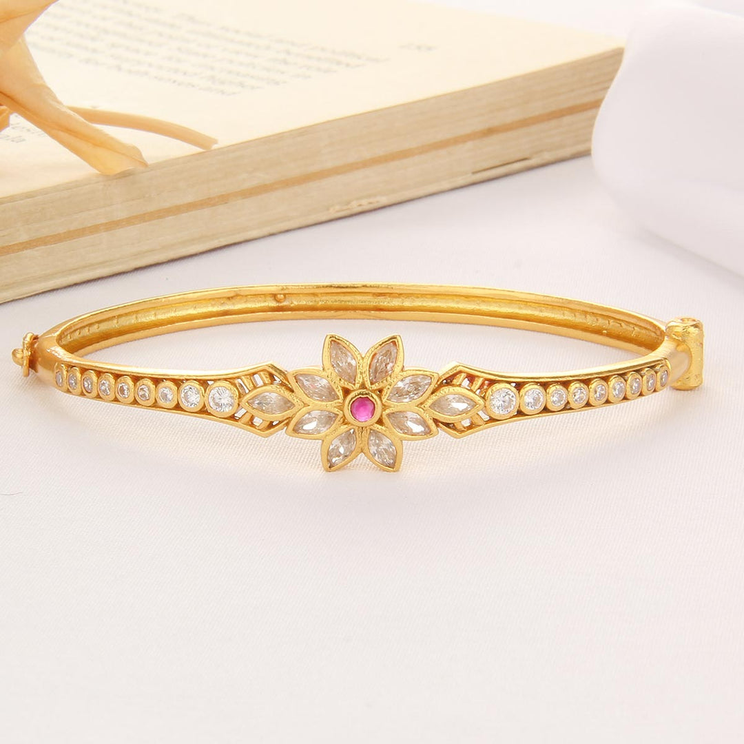 Pure 92.5 Silver, 24kt Gold Plated Star Floral Stone Bracelet | SHOBITAM