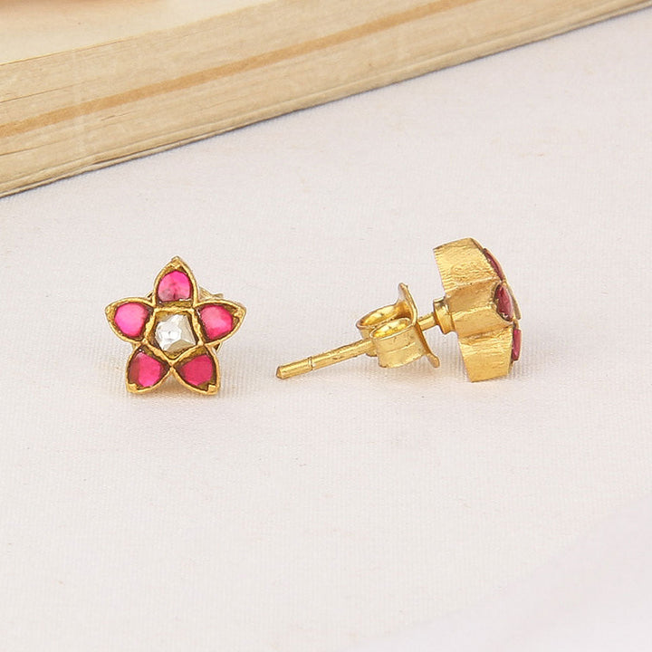 92.5 Silver, 24 kt Gold-Plated Shinning Kundan Studs | SHOBITAM
