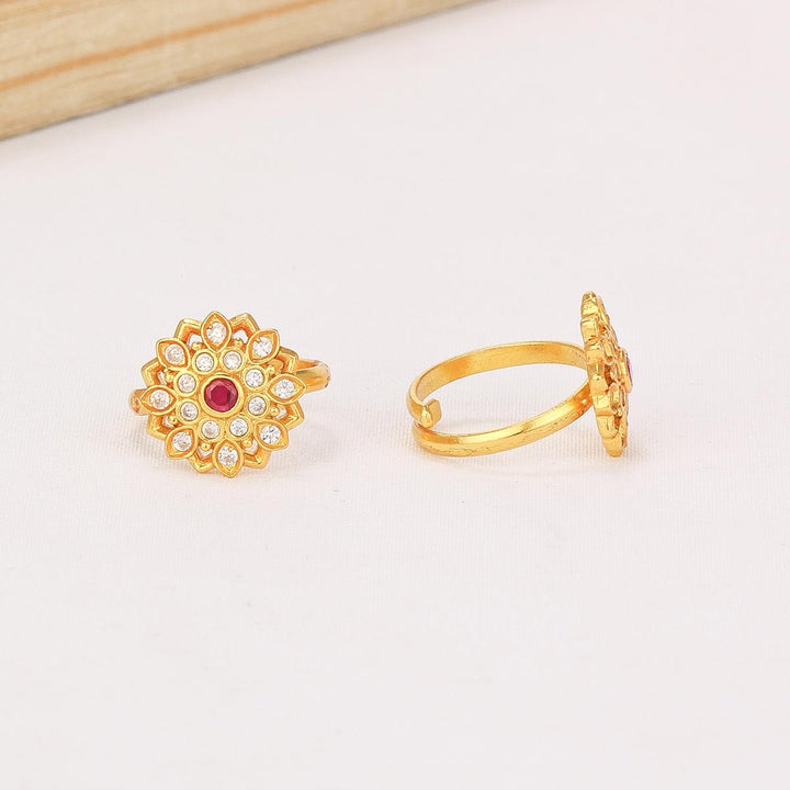 92.5 Silver, Gold Plated Floral Toe Ring | SHOBITAM