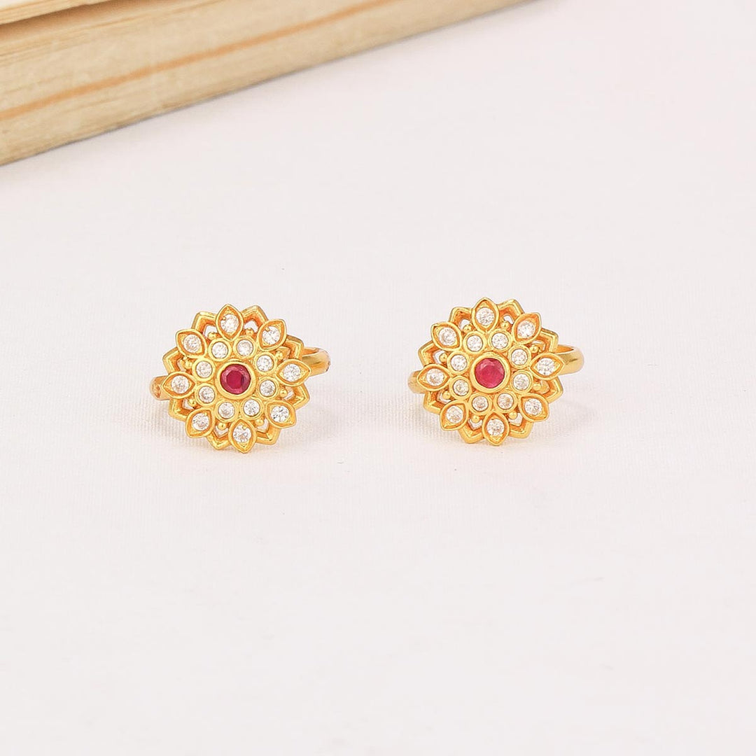 92.5 Silver, Gold Plated Floral Toe Ring | SHOBITAM