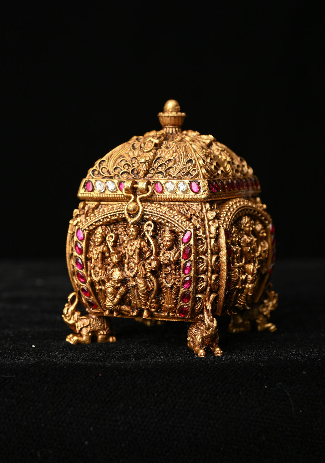 92.5 Pure Silver, 24 kt Gold Plated Luxurious Ram Darbar Carving Kum Kum Box