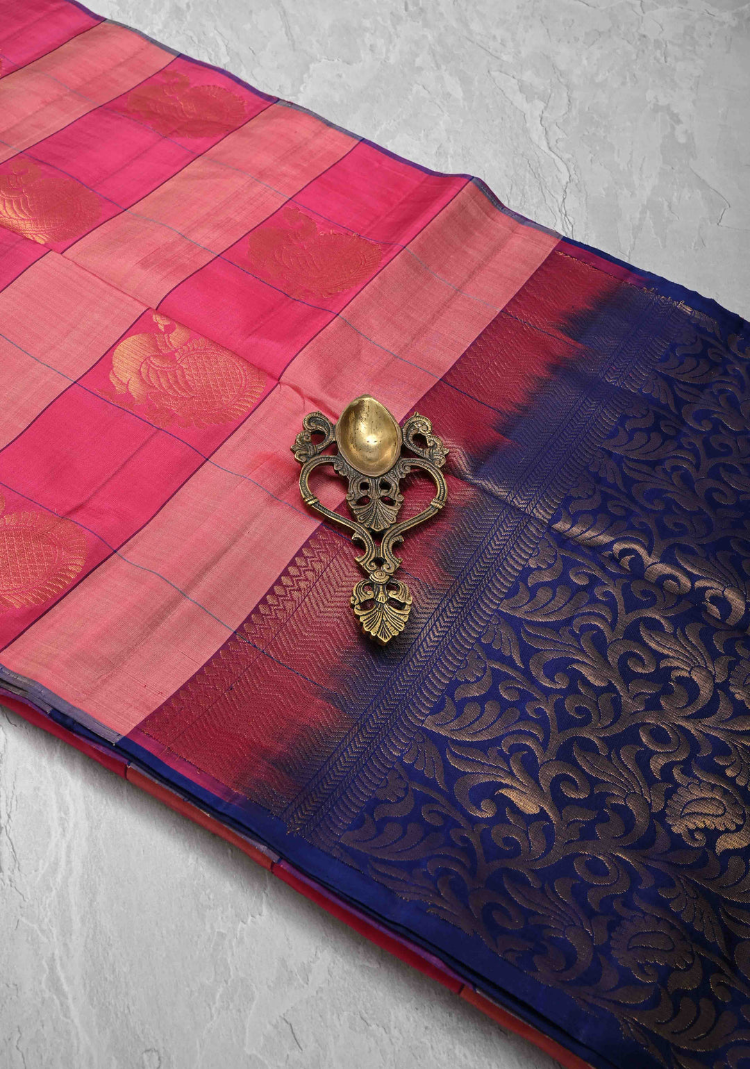 Blush Pink and Pink Borderless Checks Kanjivaram Soft Silk Saree With Peacock Buttas | SILK MARK CERTIFIED