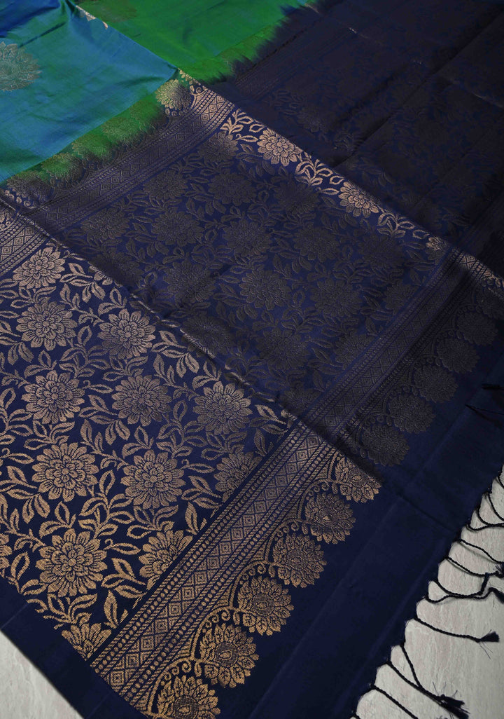 Peacock Blue Dual tone Borderless Kanjivaram Soft Silk Saree with Floral Buttas and Contrast Pallu | SILK MARK CERTIFIED