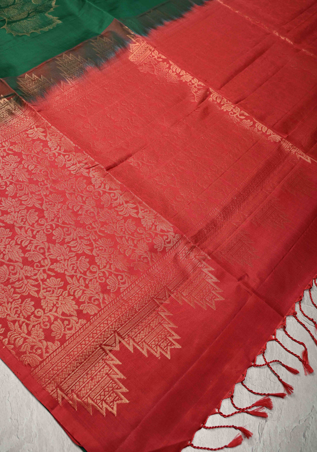 Maple Leaf Buttas Deep Forest Green Borderless Kanjivaram Soft Silk Saree and Contrast Pallu | SILK MARK CERTIFIED