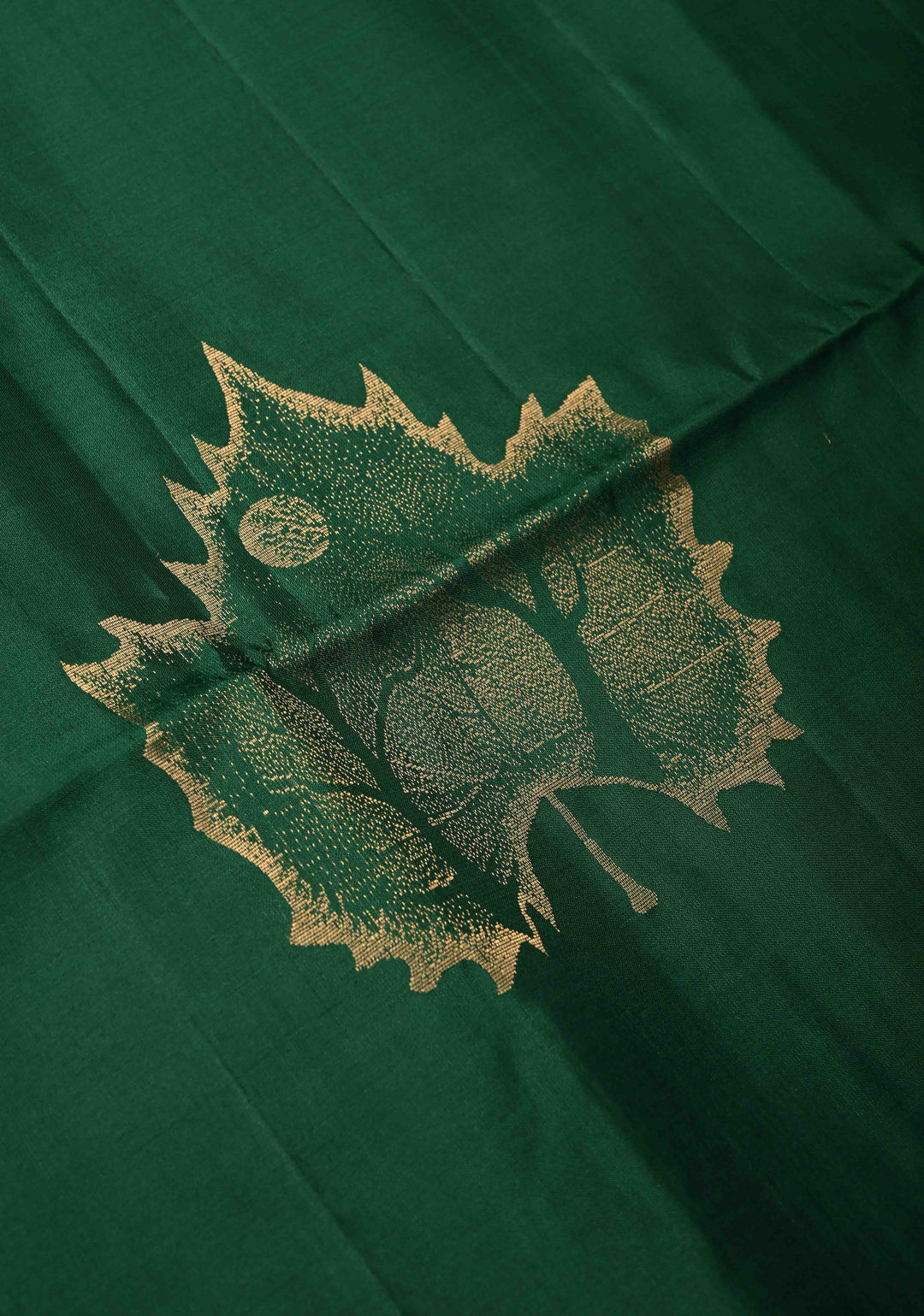 Maple Leaf Buttas Deep Forest Green Borderless Kanjivaram Soft Silk Saree and Contrast Pallu | SILK MARK CERTIFIED
