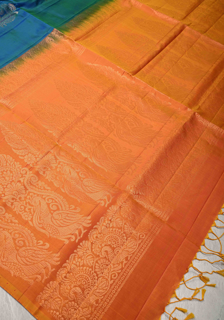 Peacock Blue Dual tone Borderless Kanjivaram Soft Silk Saree with Peacock Motifs  and Contrast Pallu | SILK MARK CERTIFIED