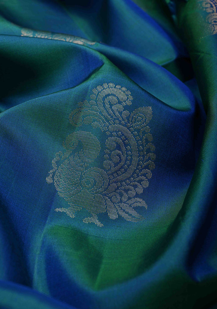 Peacock Blue Dual tone Borderless Kanjivaram Soft Silk Saree with Peacock Motifs  and Contrast Pallu | SILK MARK CERTIFIED