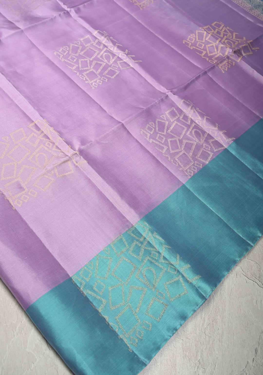 Lavender Kanjivaram Soft Silk Saree with Geometric Buttas  and Blue Contrast Border | SILK MARK CERTIFIED