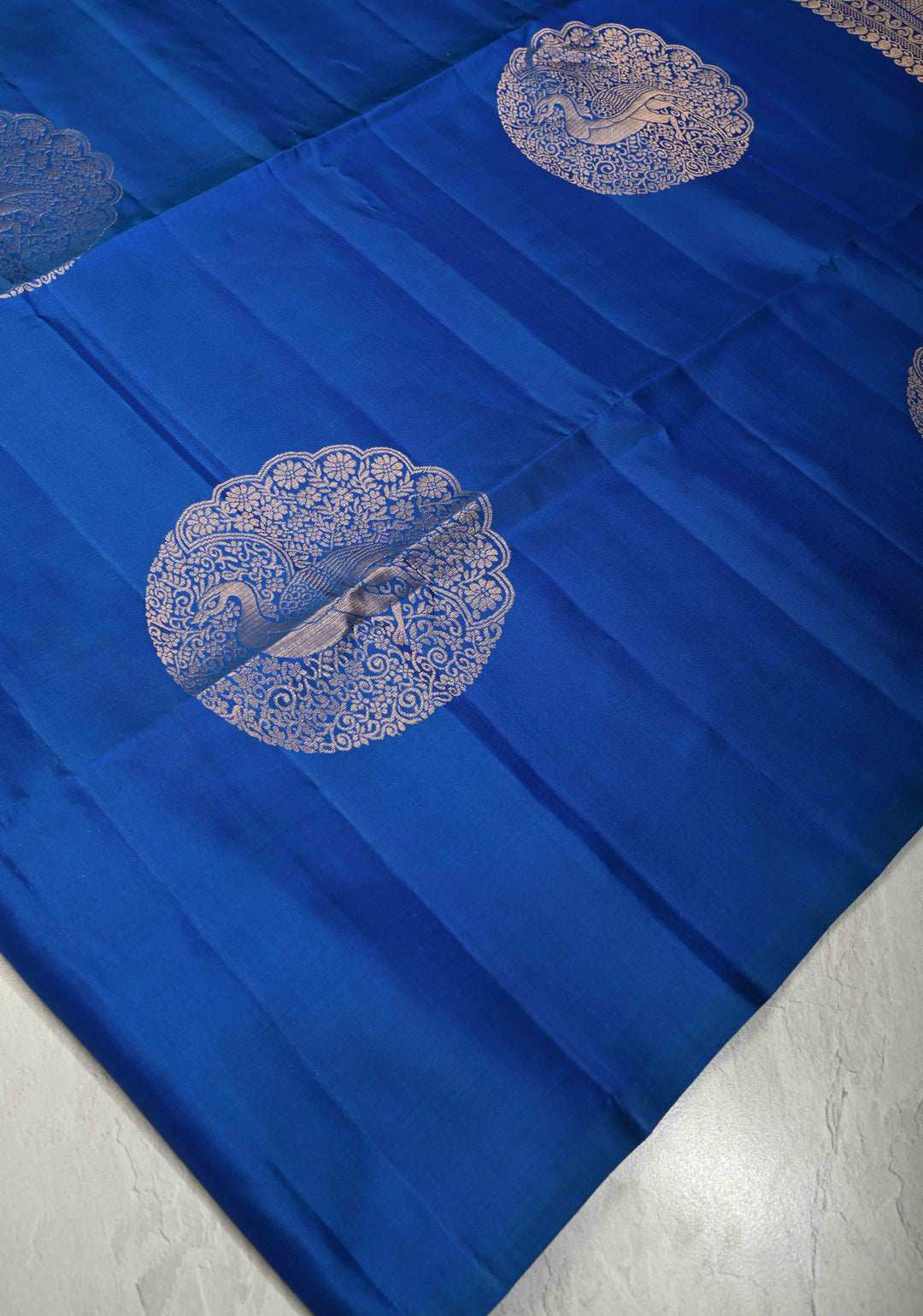 Royal Blue Borderless Dual tone Kanjivaram Soft Silk Saree with Peacock Motifs | SILK MARK CERTIFIED