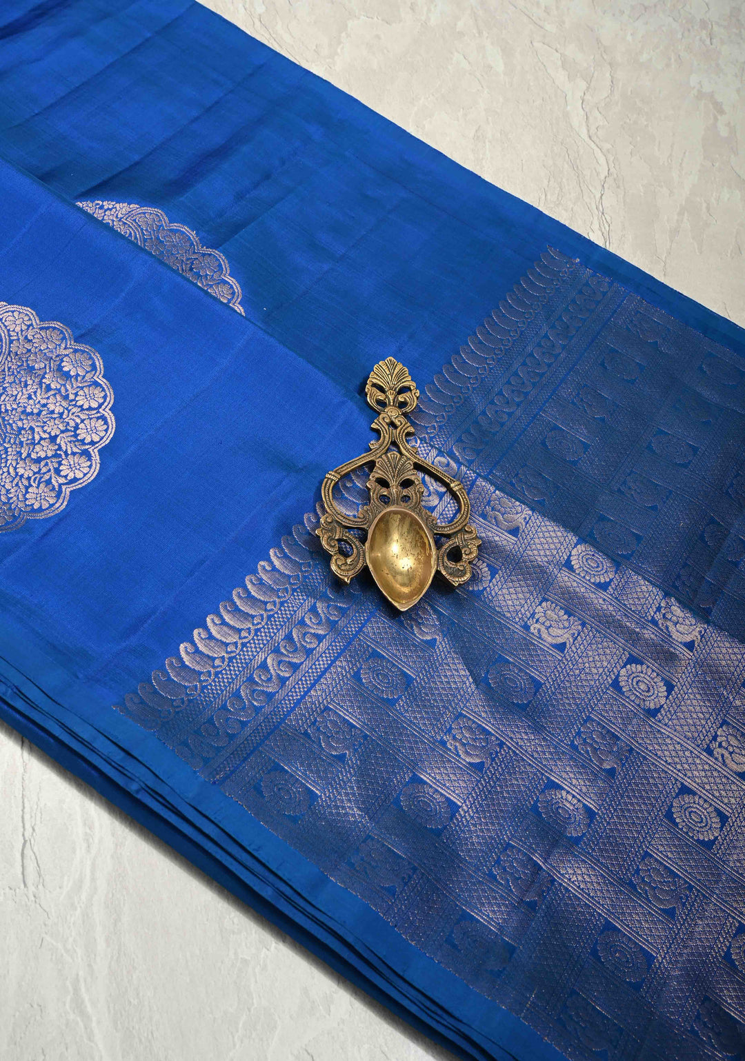 Royal Blue Borderless Dual tone Kanjivaram Soft Silk Saree with Peacock Motifs | SILK MARK CERTIFIED