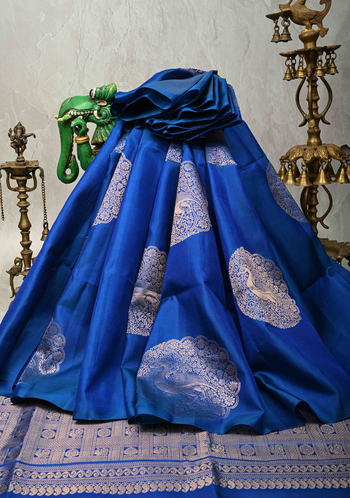 Royal Blue Borderless Dual tone Kanjivaram Soft Silk Saree with Peacock Motifs | SILK MARK CERTIFIED