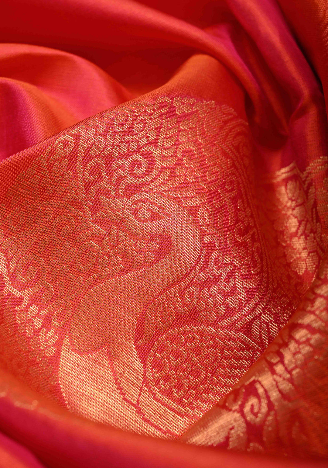 Pink Dual tone Borderless Kanjivaram Soft Silk Saree with Peacock Motifs | SILK MARK CERTIFIED
