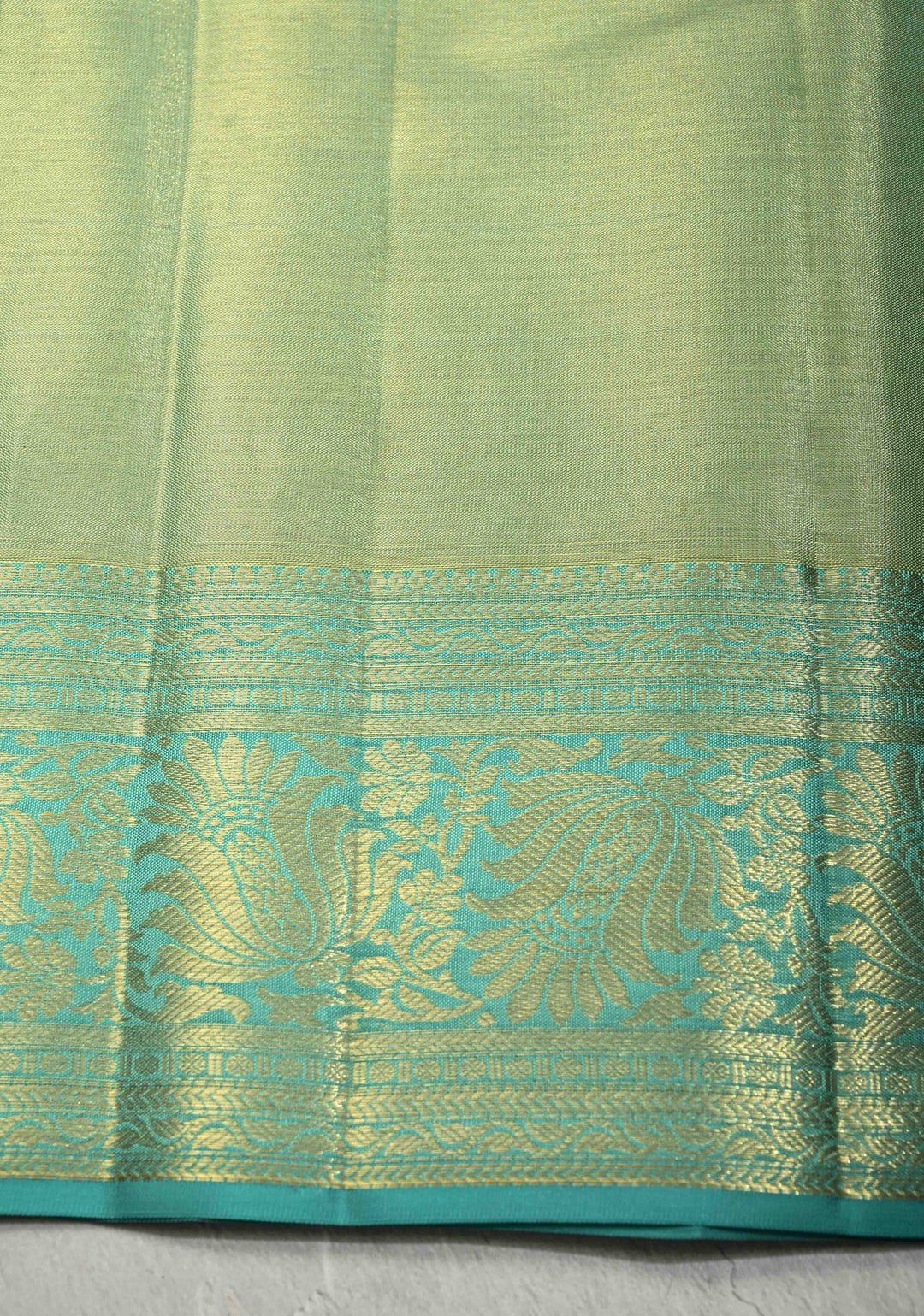 Pista Green Dual Tone Tissue Kanjivaram Pure Silk Saree with Meenakari  Brocade and Zari Border | SILK MARK CERTIFIED