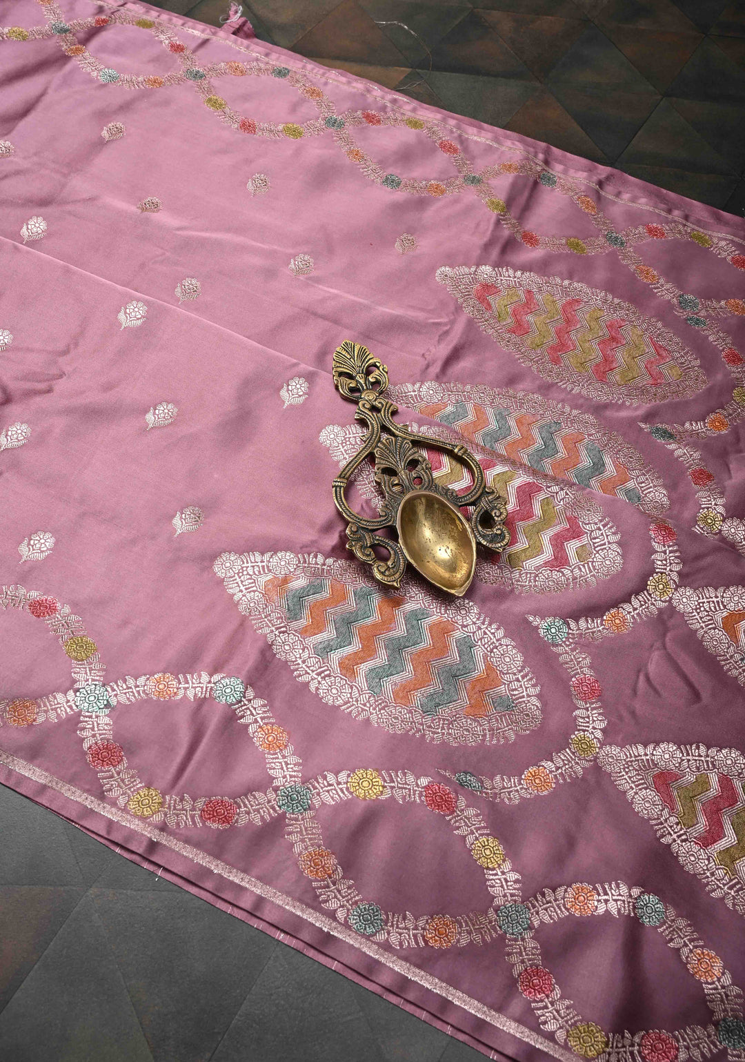Light Purple Banarasi Semi Mashru Silk Saree with Floral Zari Butta and Hand Brushed Dye On Scallop Border