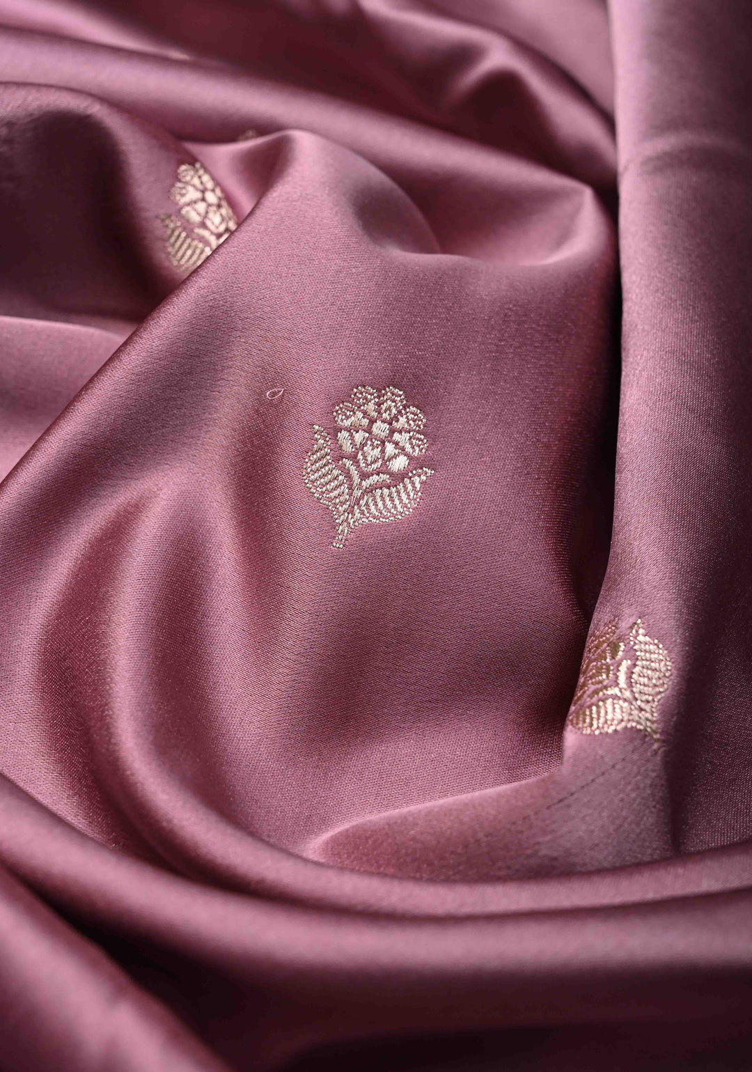 Light Purple Banarasi Semi Mashru Silk Saree with Floral Zari Butta and Hand Brushed Dye On Scallop Border