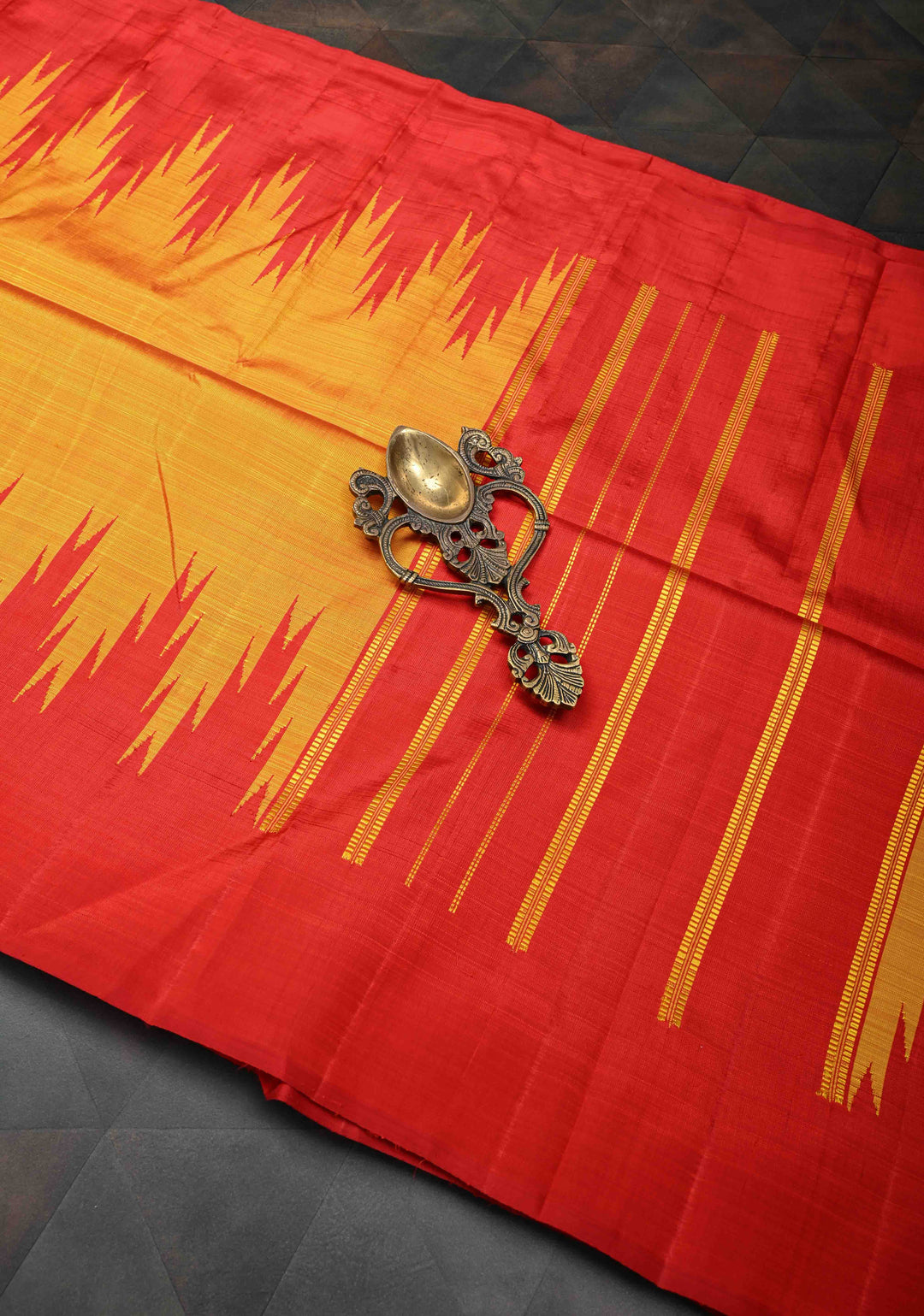 Orange Dual tone pure Kanjivaram Silk Saree with Zariless Temple Border | SILK MARK CERTIFIED