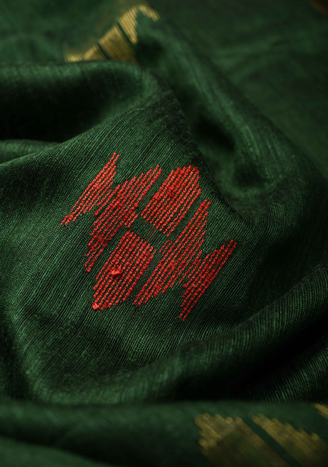 Green Gold Handloom Matka Silk Jamdani Saree with blouse Piece