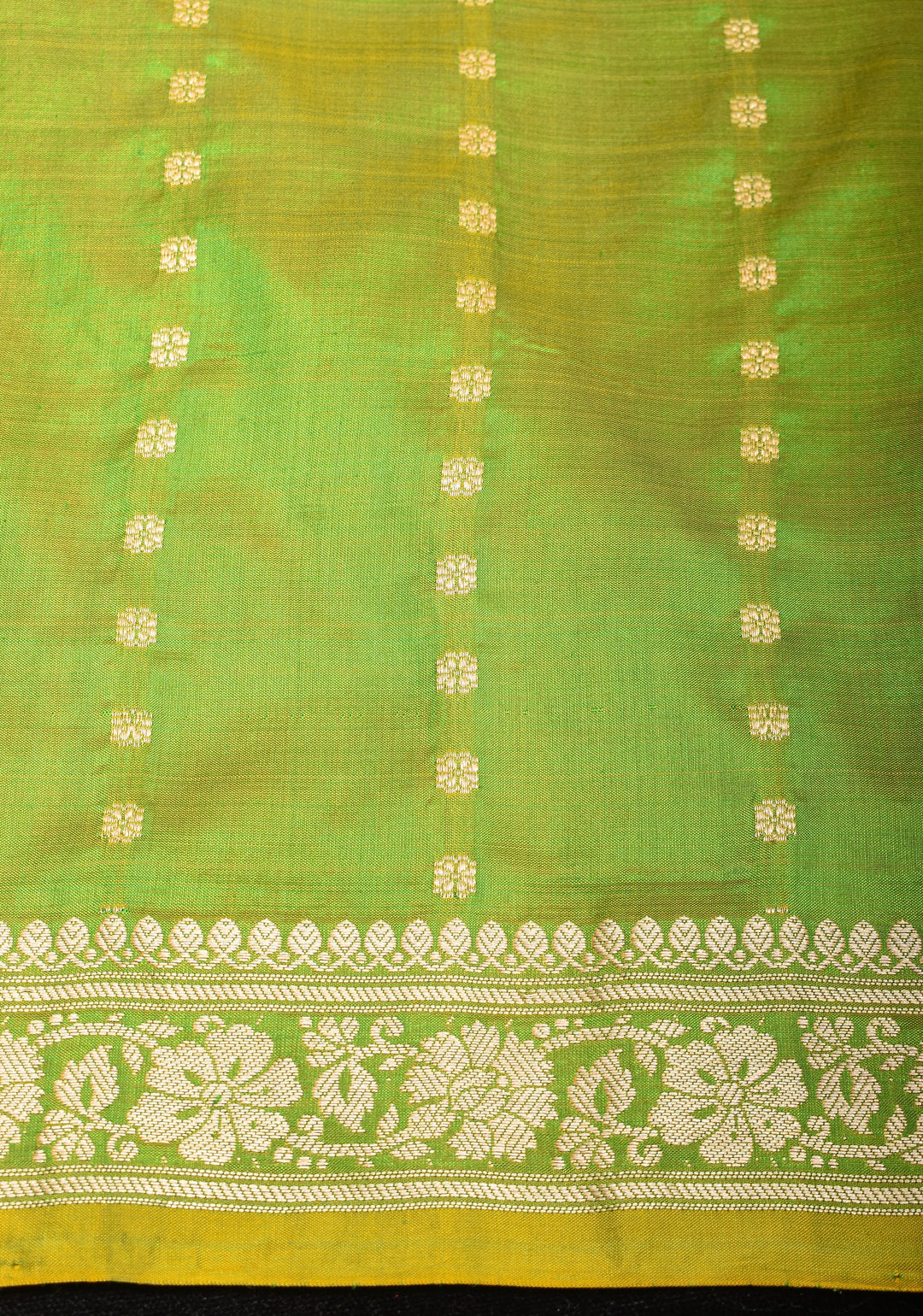 Green Dual tone Banarasi Katan Silk Lightweight Saree with Zari Butti and Meenakari Paisley Pallu | SILK MARK CERTIFIED