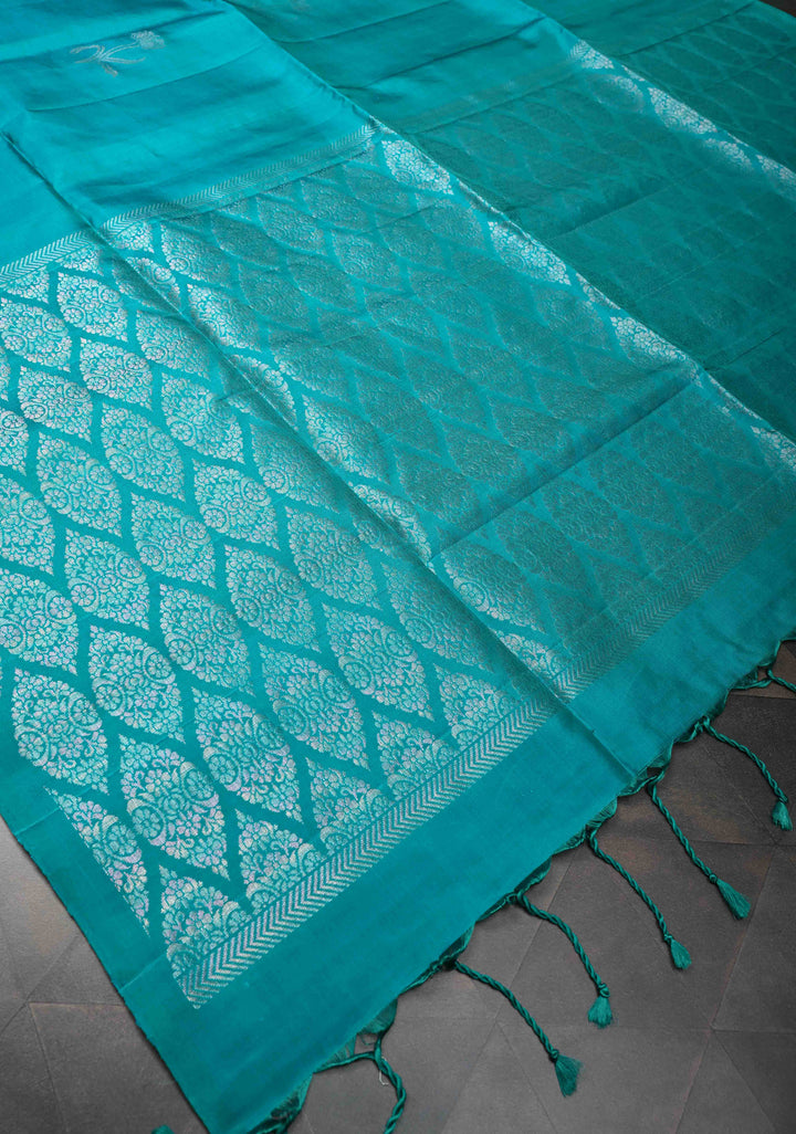 Borderless Dark Turquoise Kanjivaram Soft Silk Saree With Zari Buttas | SILK MARK CERTIFIED