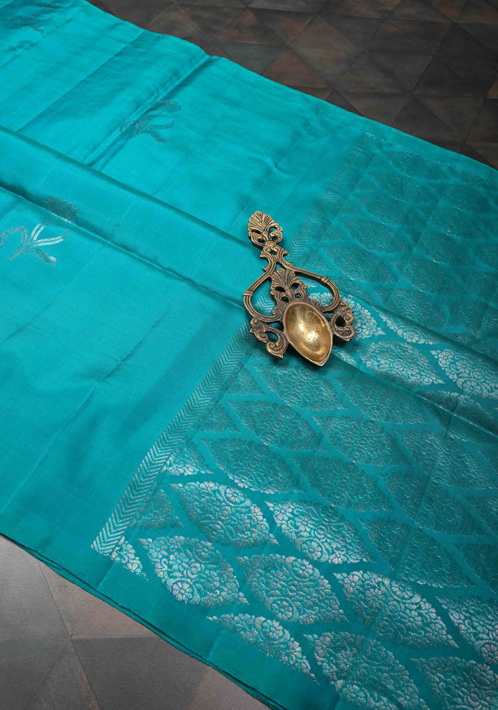 Borderless Dark Turquoise Kanjivaram Soft Silk Saree With Zari Buttas | SILK MARK CERTIFIED