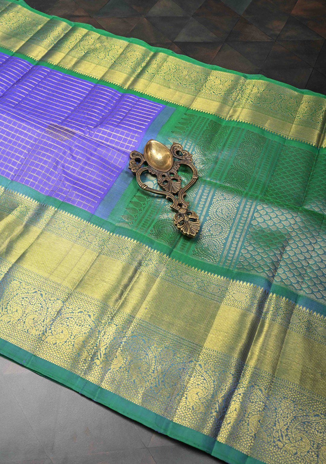 Pre-Order: Pure silver Jari Lavendra Checks Pattern Kanjivaram Silk Saree With Zari Buttas And Contrast Zari Border | SILK MARK CERTIFIED