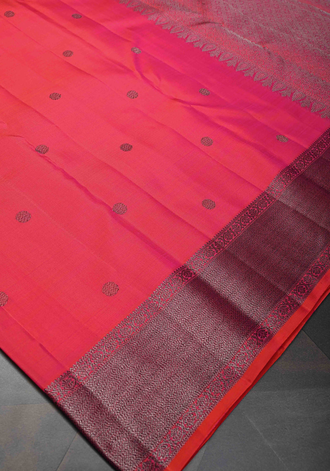 Pink dual tone Kanjivaram Pure Silk Saree with trendy Antique Black Zari Broder | SILK MARK CERTIFIED