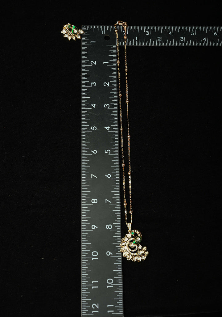 Regal Mor Pendant Set