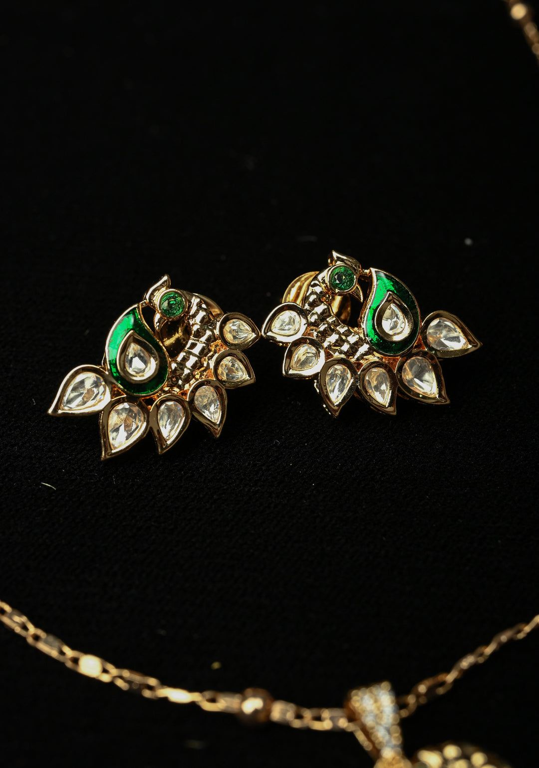 Regal Mor Pendant Set