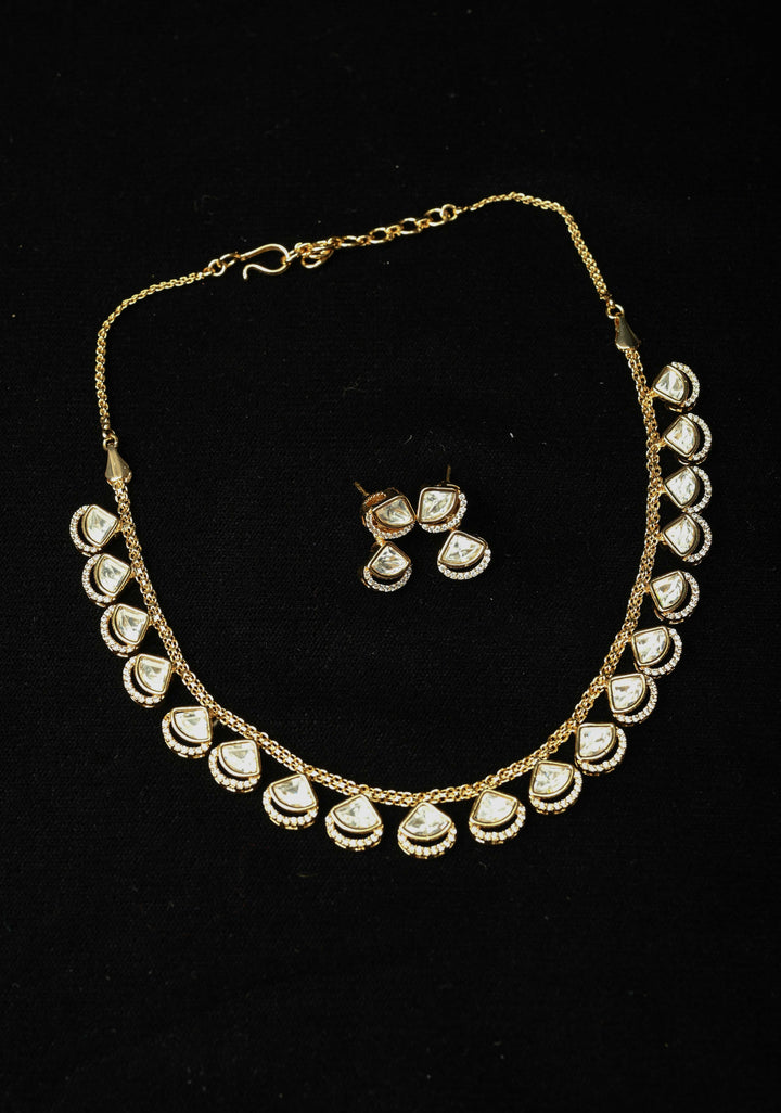 Aarohi Kundan Elegance Necklace Set with gold tone