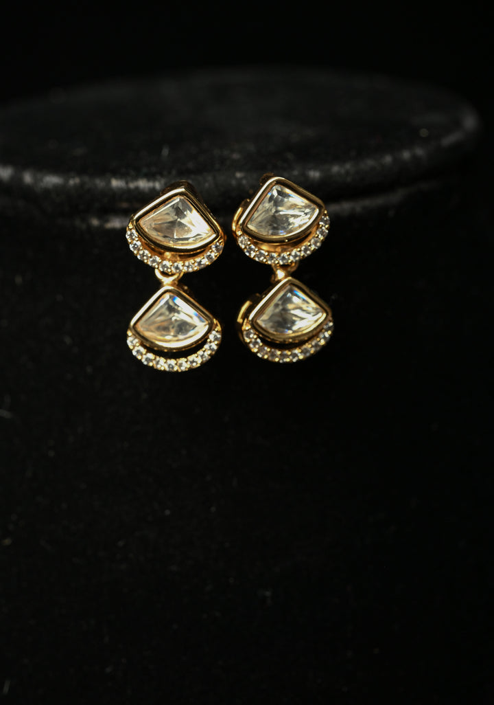 Aarohi Kundan Elegance Necklace Set with gold tone