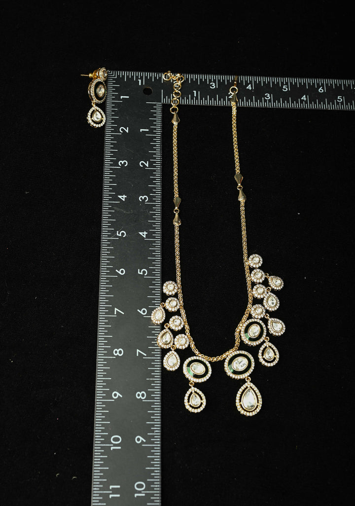 Kundan Elegant Necklace and Earring With white stone