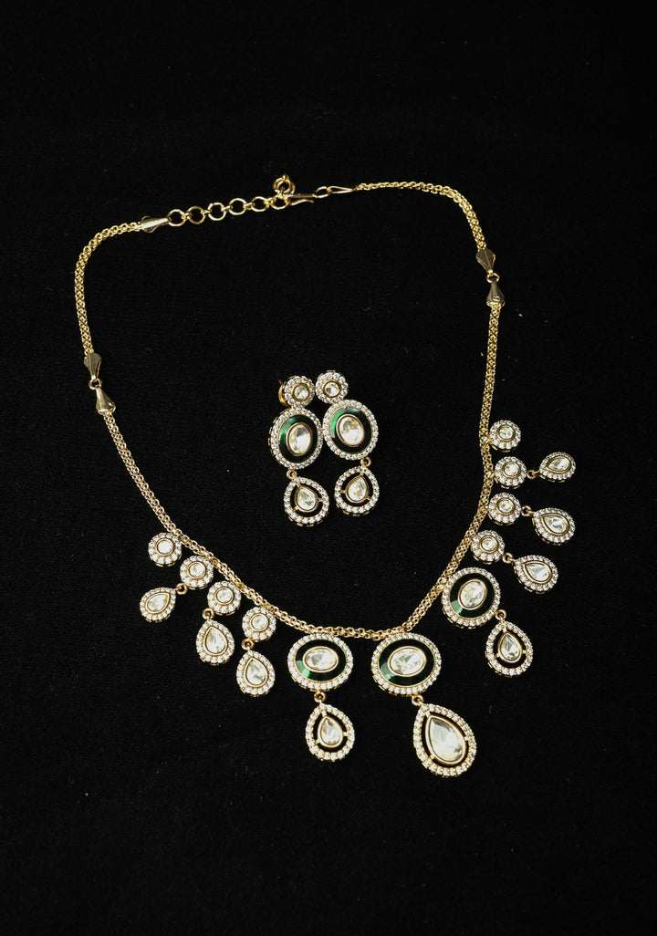 Kundan Elegant Necklace and Earring With white stone