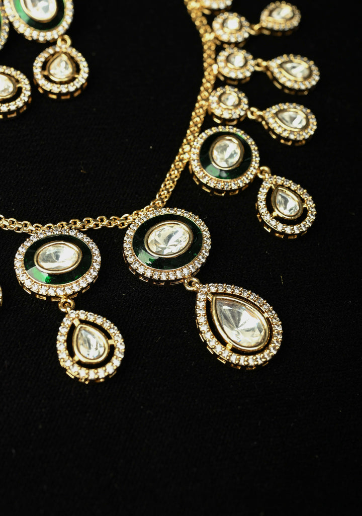 Kundan Elegant Necklace and Earring With white stone