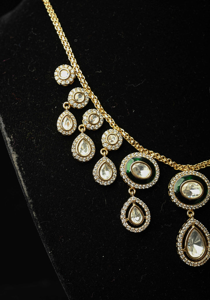 Kundan Elegant Necklace and Earring With white stone