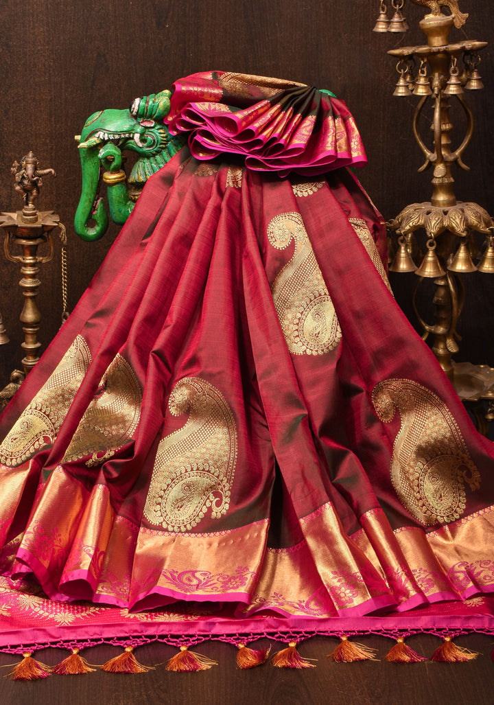 Exquisite Kanjivaram Silk Saree in Green Red  Dual Tone with Grand Pallu   | SILK MARK CERTIFIED