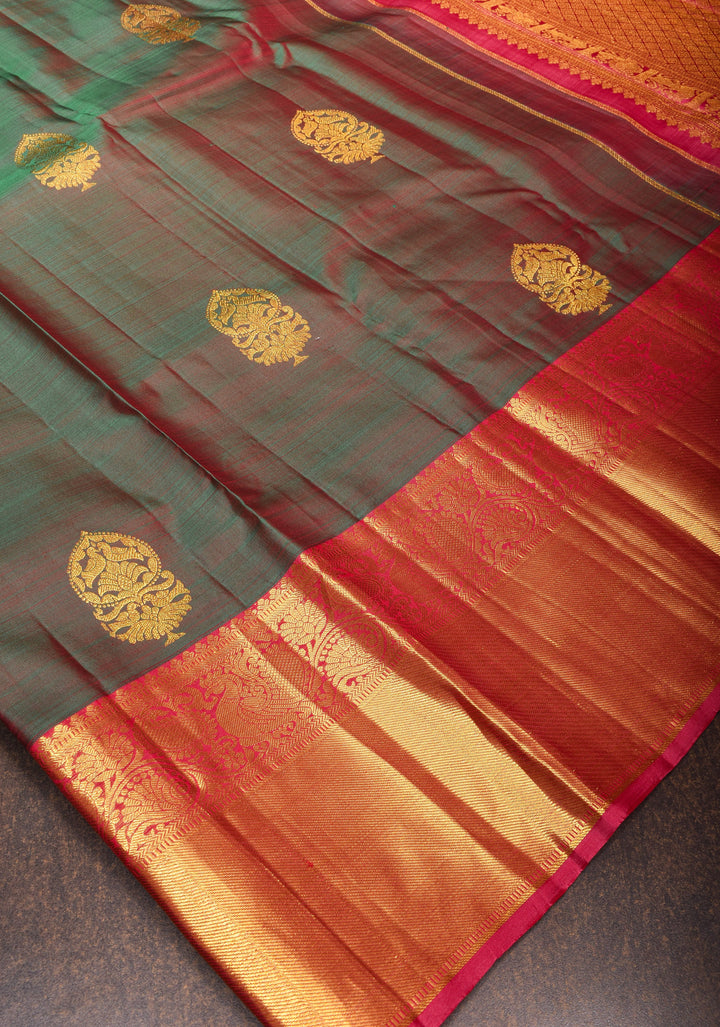 Green Dual Tone Pure Kanjivaram Silk Saree with Damask Motifs and Zari Border | SILK MARK CERTIFIED
