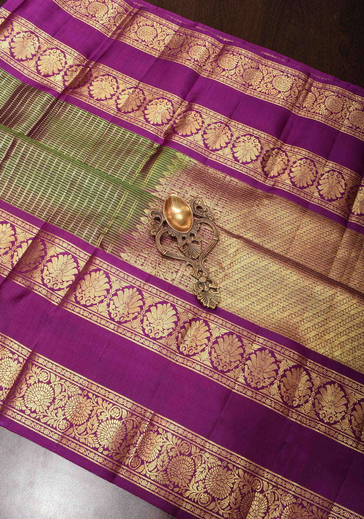 Green Dual tone Pure Kanjivaram Silk Saree with Zari Checks and Rettaipet Borders| SILK MARK CERTIFIED