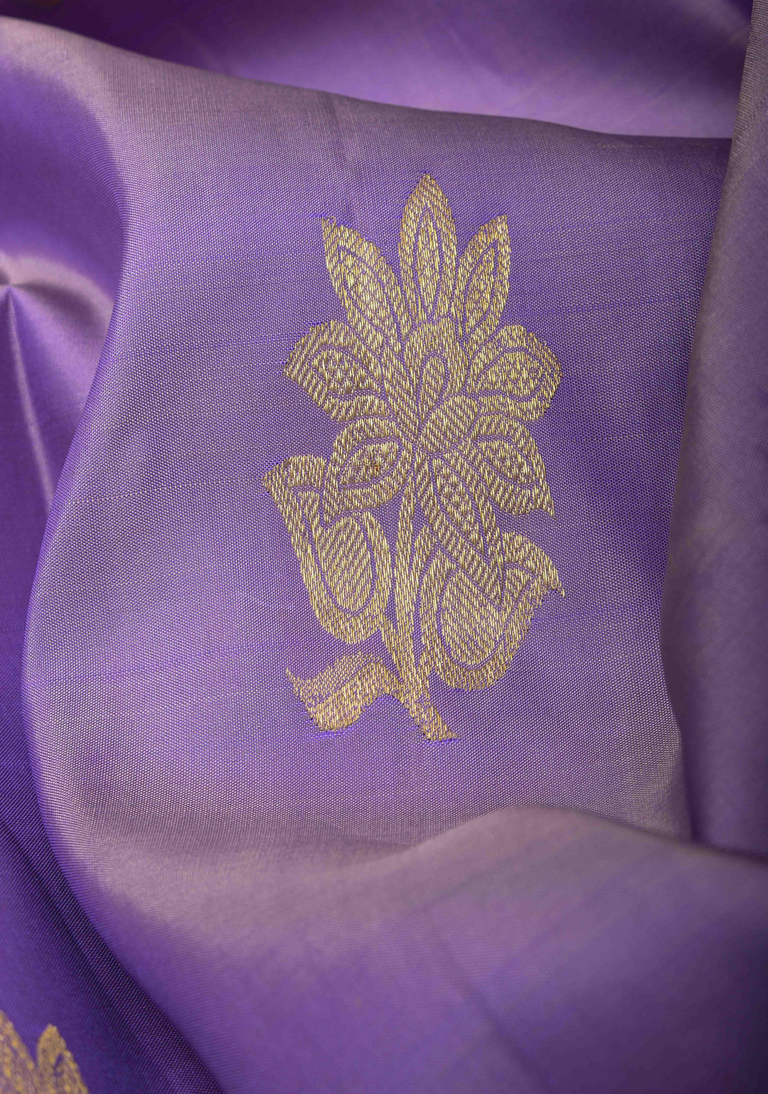 Lavender Kanjivaram Silk Saree with Floral Buttas and Zari Border | SILK MARK CERTIFIED