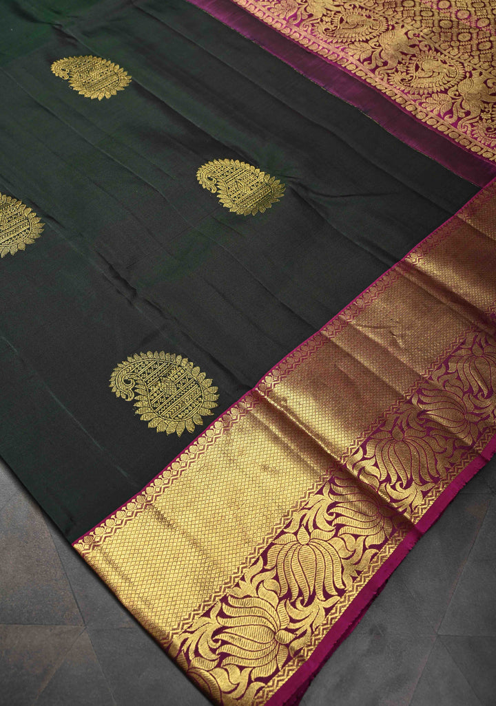 Deep Green Kanjivaram Silk Saree with Paisley Motifs And Contrast Zari Border | SILK MARK CERTIFIED