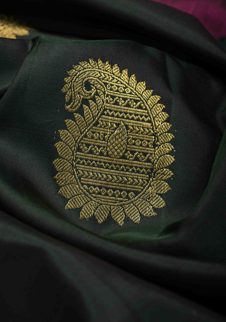 Deep Green Kanjivaram Silk Saree with Paisley Motifs And Contrast Zari Border | SILK MARK CERTIFIED