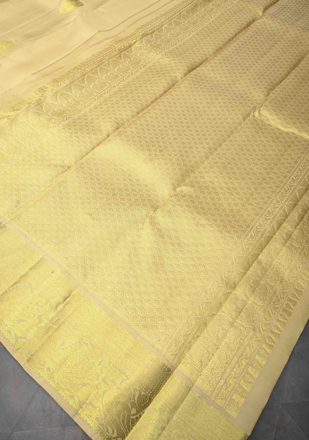 Beige Kanjivaram Pure Silk Saree With Peacock Distinct Motifs And Zari Border | SILK MARK CERTIFIED