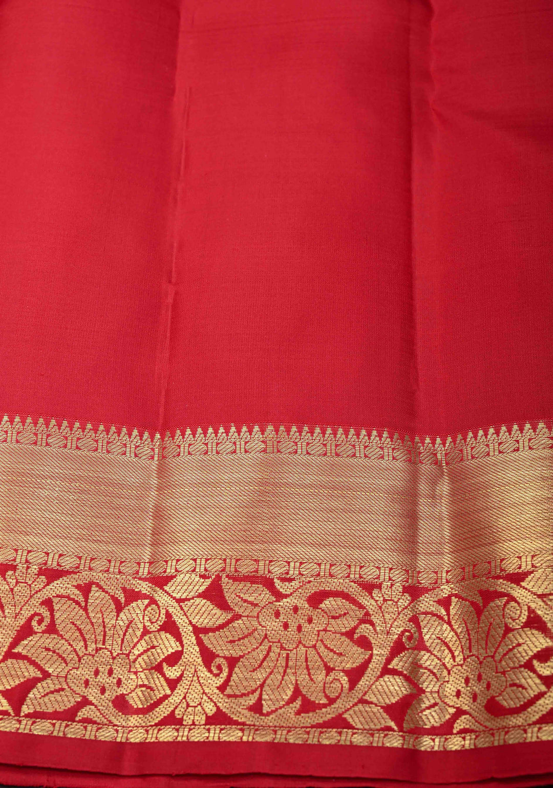 Maroon Kanjivaram Silk Saree with Zari Motifs and Zari Border | SILK MARK CERTIFIED